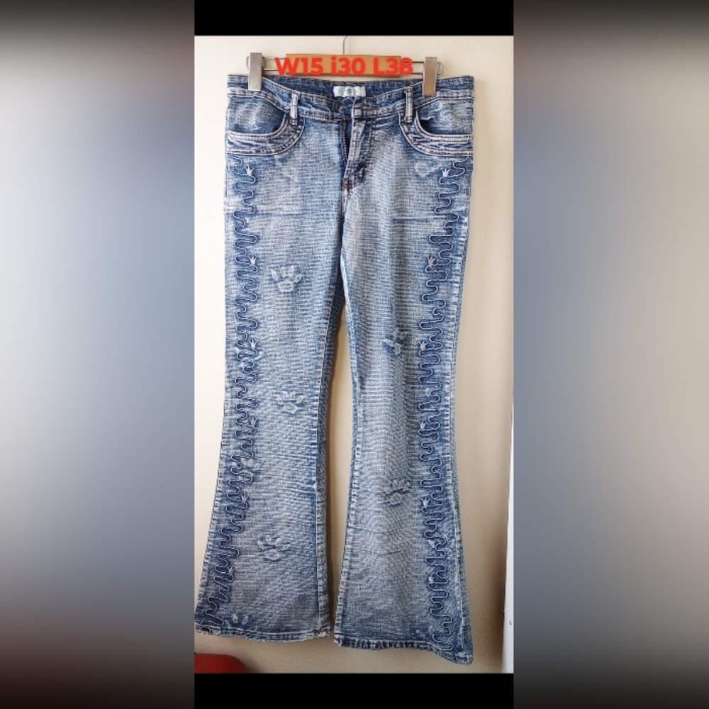 ⭐️ Adorable PAW Print Stylish Blue Flared Women Jeans Sz 31 - Picture 3 of 8
